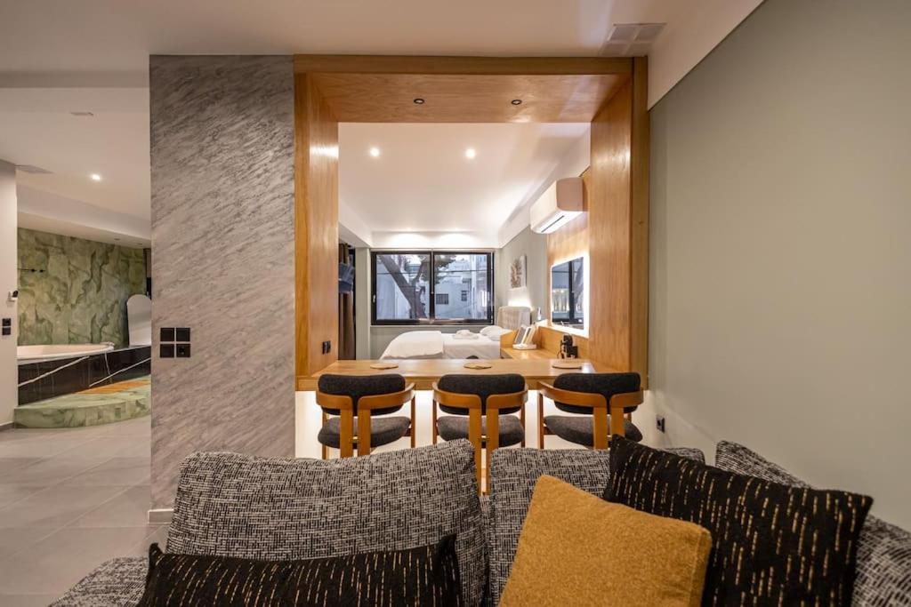 Smaragdi Luxury Jacuzzi Apartment Noho Premium Living Athens Luaran gambar