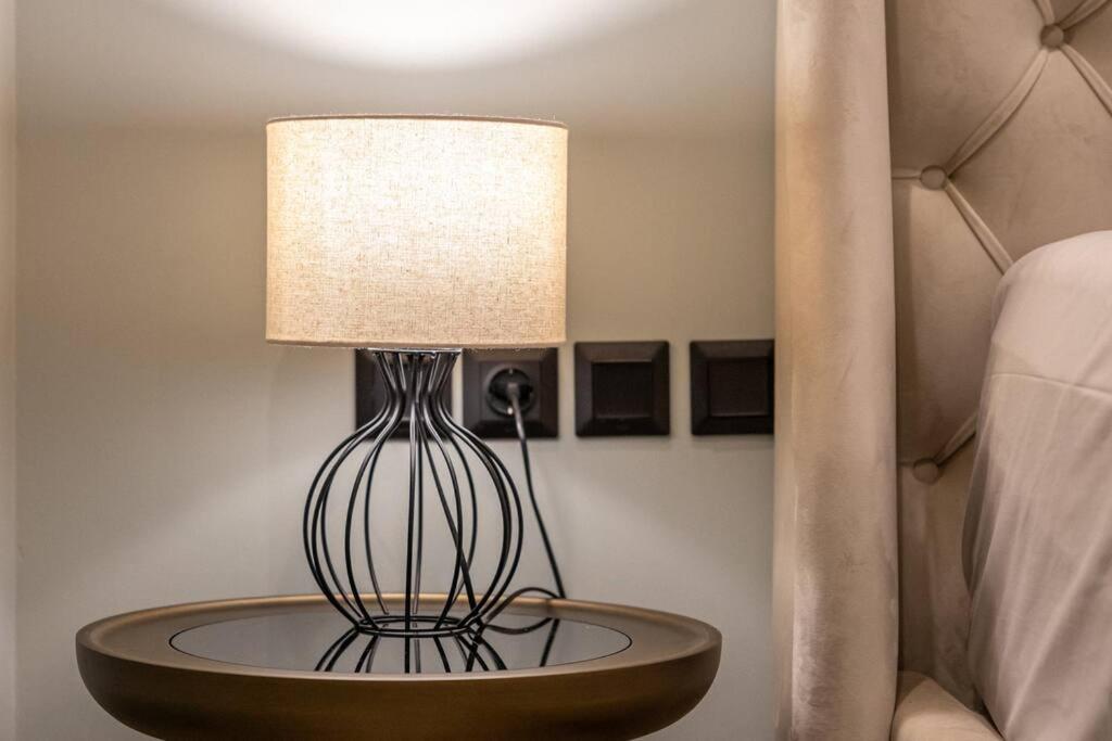 Smaragdi Luxury Jacuzzi Apartment Noho Premium Living Athens Luaran gambar