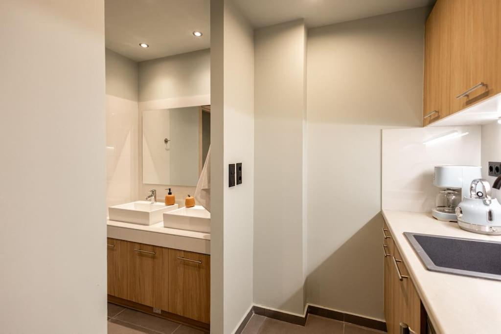 Smaragdi Luxury Jacuzzi Apartment Noho Premium Living Athens Luaran gambar