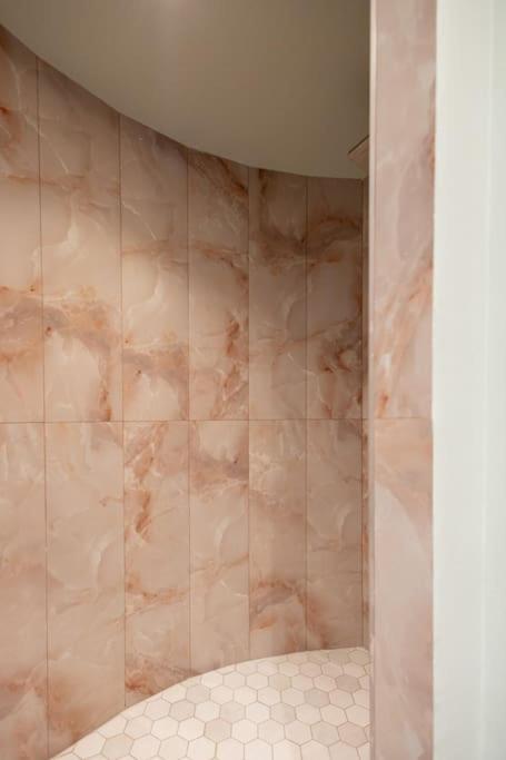 Smaragdi Luxury Jacuzzi Apartment Noho Premium Living Athens Luaran gambar