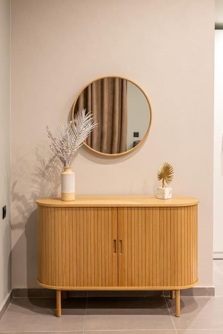 Smaragdi Luxury Jacuzzi Apartment Noho Premium Living Athens Luaran gambar